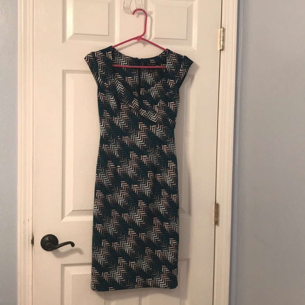 Very cute White House Black Market dress